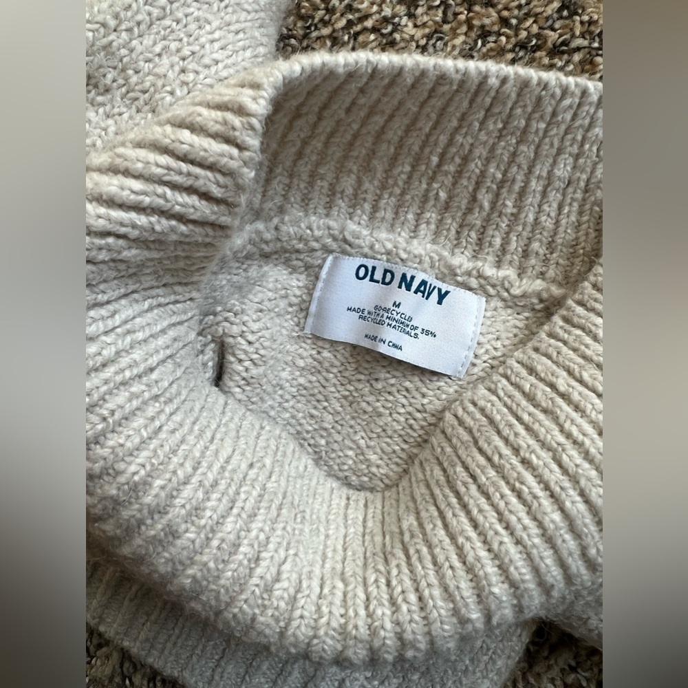 sweater - Picture 3 of 4
